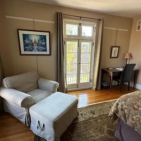 City House Bed And Breakfast-2