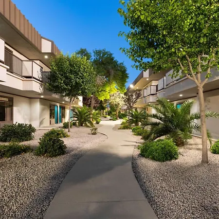 Ramada By Wyndham El Paso-3