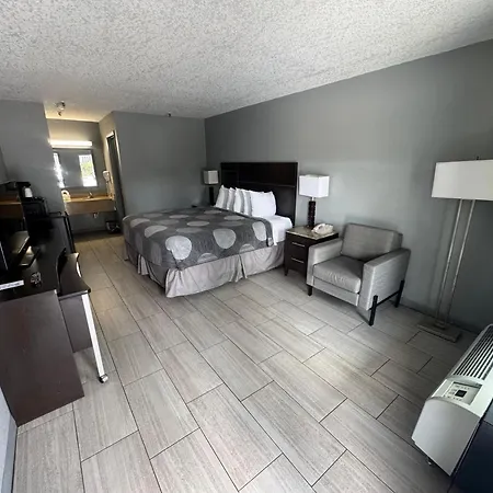 Budget Inn Sanford International Airport-3