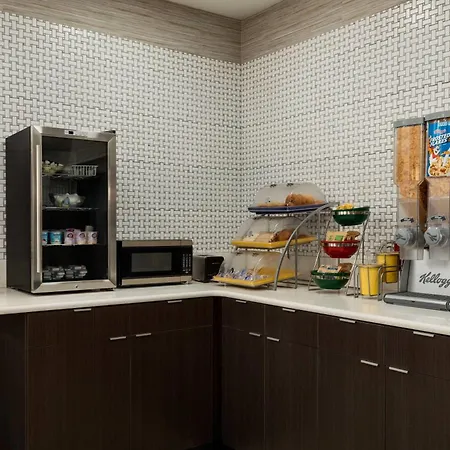 Days Inn & Suites By Wyndham Prattville-Montgomery-3