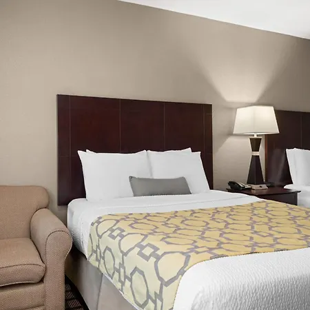 Baymont By Wyndham Jefferson City-2