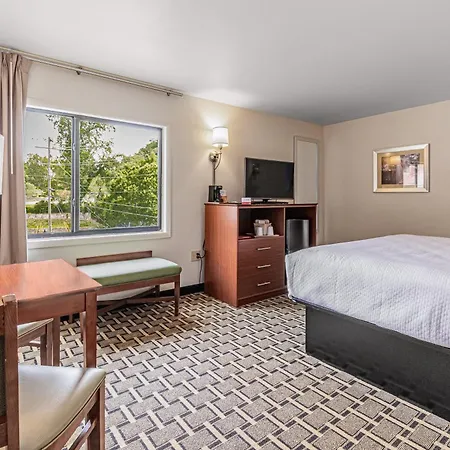 Econo Lodge Cherokee Near Island Park-3