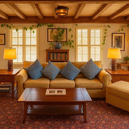 Magical Post And Beam Loft Downtown Newport!-2