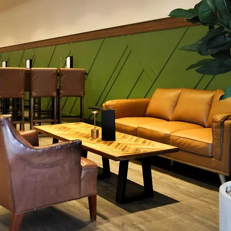 Radisson Blu Vancouver Airport Hotel & Marina-2