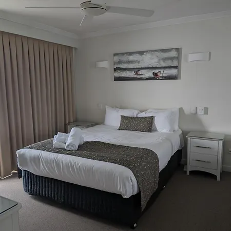 Pacific Surf Absolute Beachfront Apartments-3
