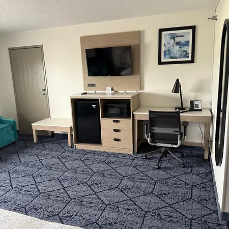 Baymont By Wyndham Columbia, Mo-2