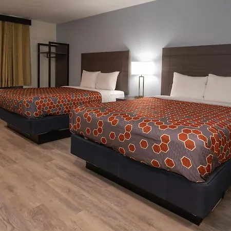 Town Motel-2
