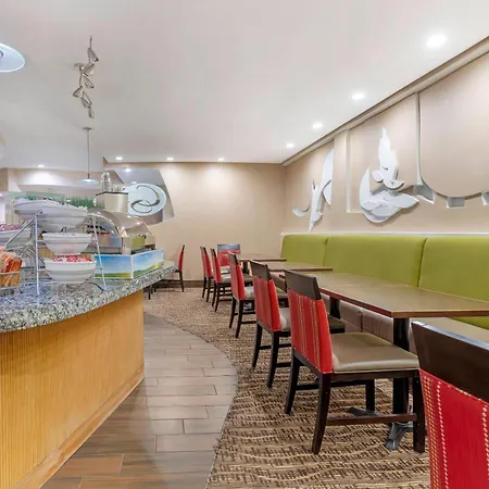 Comfort Suites Monroeville - Pittsburgh East-2