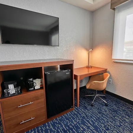 Hyannis Plaza Hotel-3