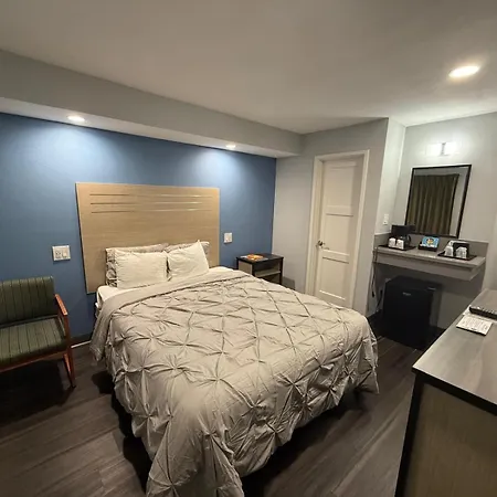 Bishop Elms Motel-3