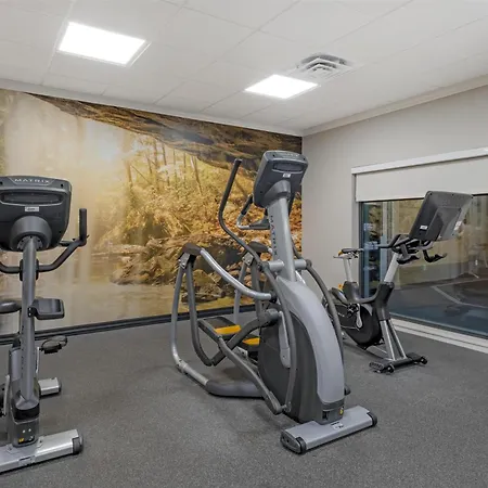 Best Western Plus Elizabethtown Inn & Suites-3
