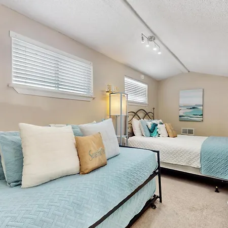 Lagoon Landing #302-2