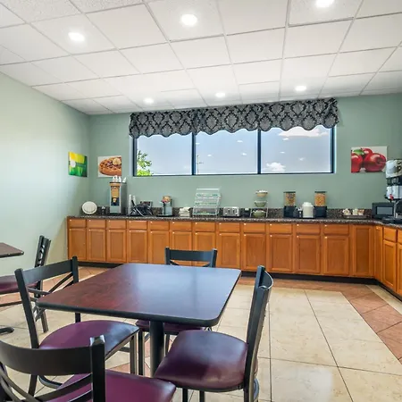Quality Inn Chesapeake - Greenbrier-3