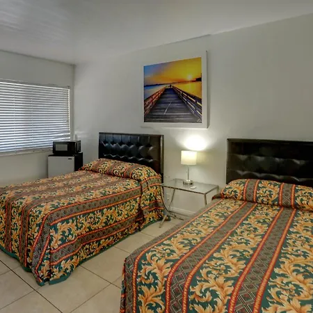 Beach And Town Motel-3