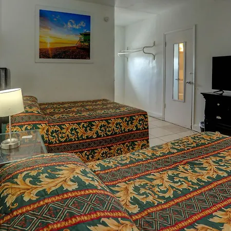 Beach And Town Motel-2