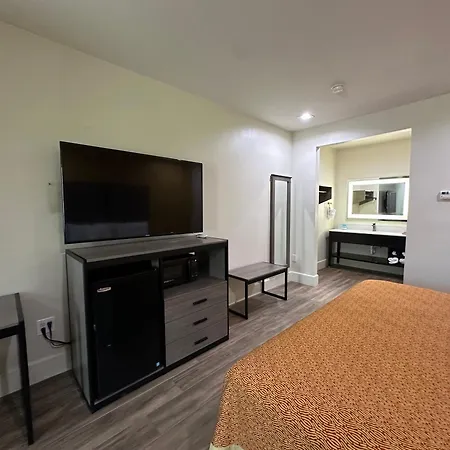 Scottish Inn And Suites-3