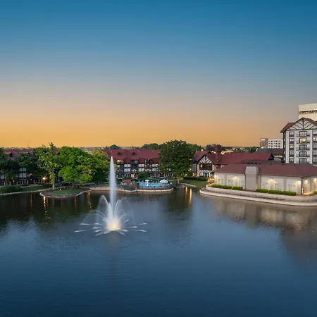 Sheraton Westport Lakeside Chalet-3