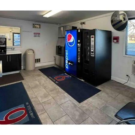 Motel 6-Janesville, Wi-2