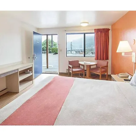 Motel 6 Gold Beach-2