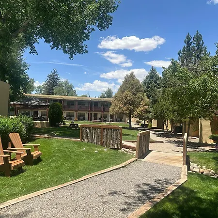 El Pueblo Lodge-2