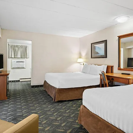 Travelodge By Wyndham Niagara Falls At The Falls-3