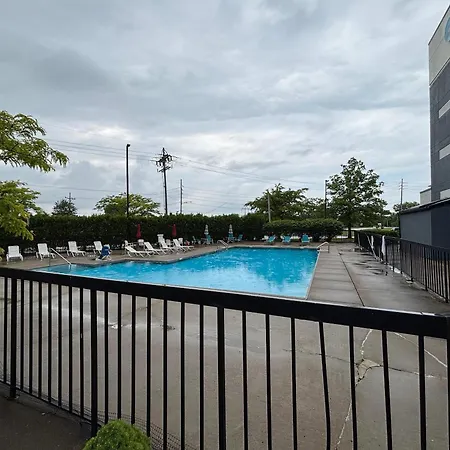 Clarion Pointe Near Erie Casino-2