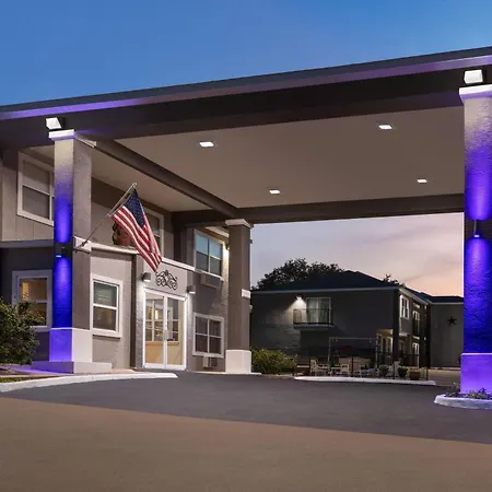 Days Inn By Wyndham Suites Fredericksburg-3