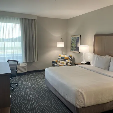 La Quinta Inn & Suites By Wyndham Valdosta-2