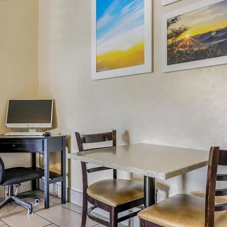Days Inn By Wyndham Cortez-2