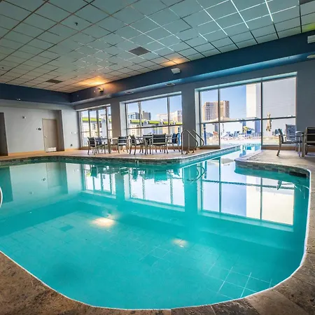 2100 Sqft Penthouse Suite W/ Strip Views! Pool Gym-2