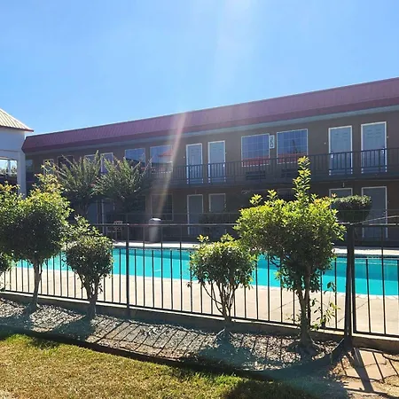 Days Inn By Wyndham Leesville-2