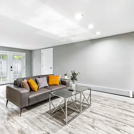 Modern Lower Level 1Bedroom Suite-3