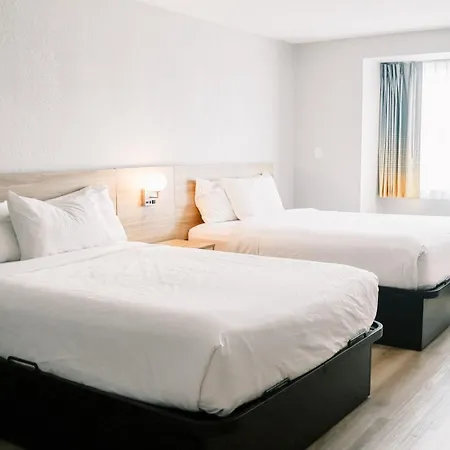 Microtel Inn & Suites By Wyndham Gulf Shores-2