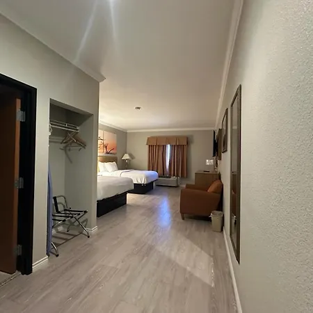Days Inn By Wyndham Copperas Cove-2