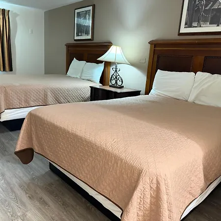 Island Inn-3
