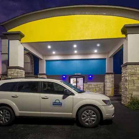 Days Inn By Wyndham Houston East-2
