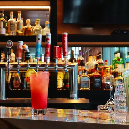 Embassy Suites By Hilton - Montreal-2