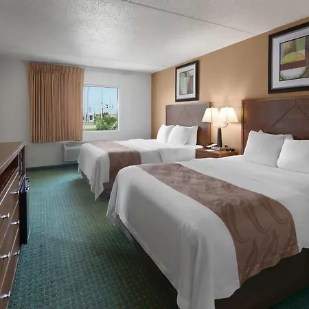 Baymont By Wyndham Jamestown Conference Center & Water Park-3