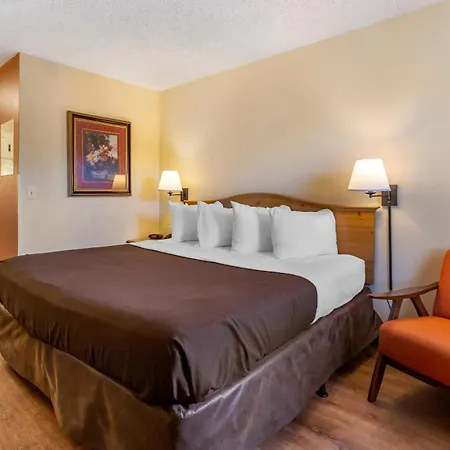 Suburban Studios Albuquerque Uptown-2