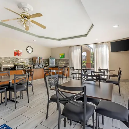 Quality Inn & Suites Orangeburg-3