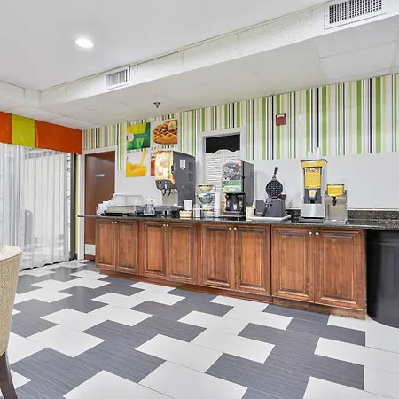 Quality Inn Prattville I-65-2