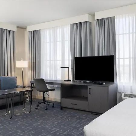Hampton Inn & Suites Portsmouth Downtown-3