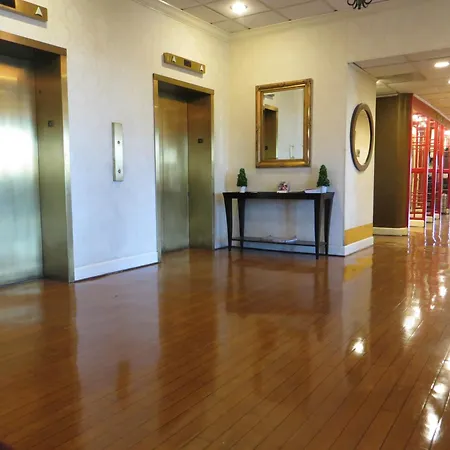 Best Western Plus Grosvenor Airport Hotel-3