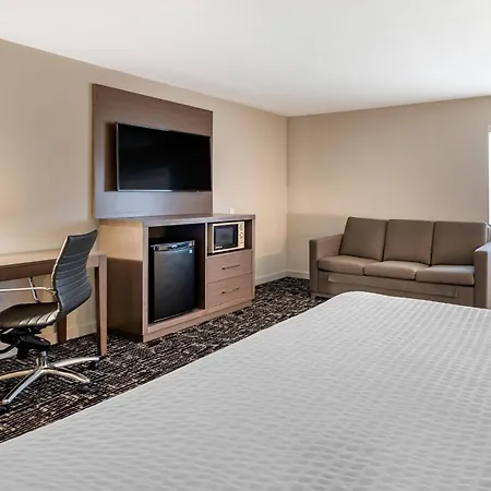 Clarion Pointe Indianapolis Airport-2