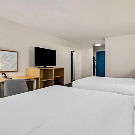 Spark By Hilton Merrillville-3