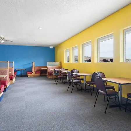 Days Inn By Wyndham Rawlins-3