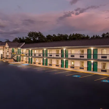 Super 8 By Wyndham Columbia-2