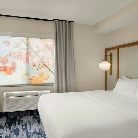 Fairfield Inn & Suites Bloomington-2