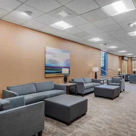 Best Western Plus Oak Harbor Hotel & Conference Center-3