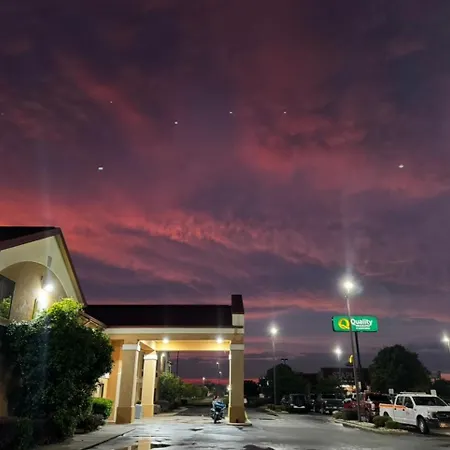 Quality Inn & Suites Pine Bluff-3